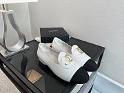 Spring Summer 2026 Chanel Moccasins Calfskin & Grosgrain White & Black - 2