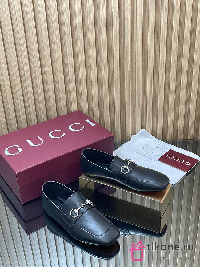 Gucci Women's Loafer With Horsebit Black Leather - 1