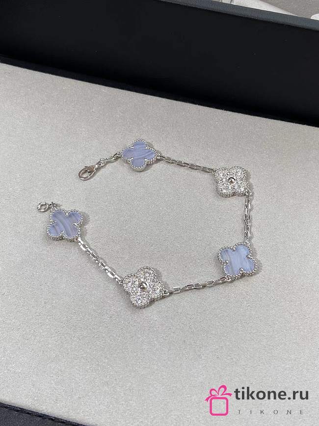 Vintage Alhambra Bracelet 5 Motifs 18K White Gold Diamond Chalcedony - 1