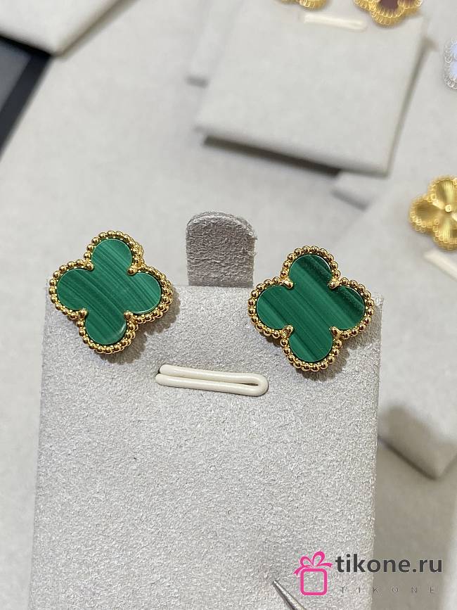 VCA Vintage Alhambra Earrings 18k Yellow Gold Malachite Green VCARO3QL00 - 1