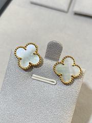 VCA Sweet Alhambra Earstuds 18k Yellow Gold Mother of pearl White - 5