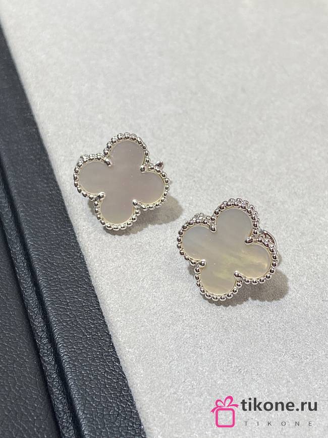 VCA Sweet Alhambra Earstuds 18k White Gold Mother of pearl White - 1