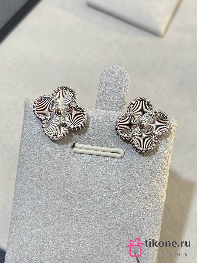 VCA Vintage Alhambra Earrings 18K White Gold VCARP9XF00 - 1