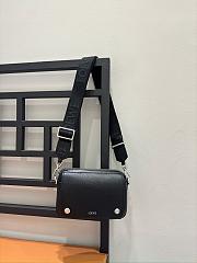 Loewe Small Pebble Messenger Bag In Supple Grained Calfskin Black - 20x12.5x6cm - 5