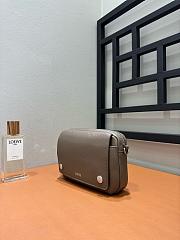 Loewe Small Pebble Messenger Bag In Supple Grained Calfskin Taupe - 20x12.5x6cm - 4