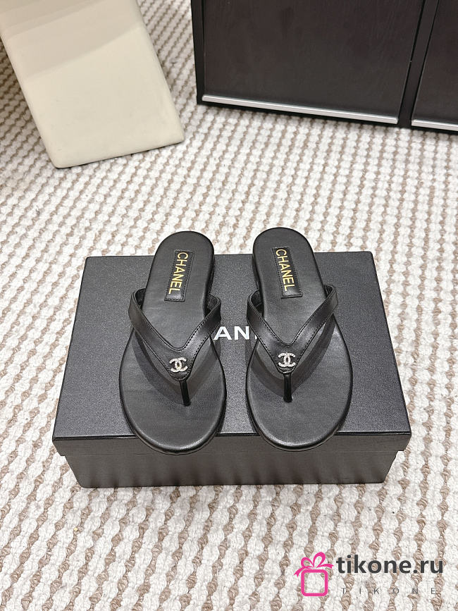 Chanel Thongs Laminated Calfskin Black - 1
