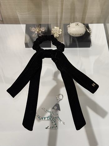 Chanel Hair Tie Bow in Black Velvet 