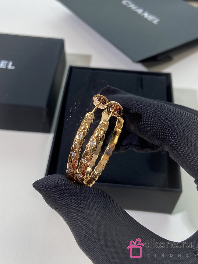 Chanel Coco Crush Hoop Earrings Yellow Gold - 1