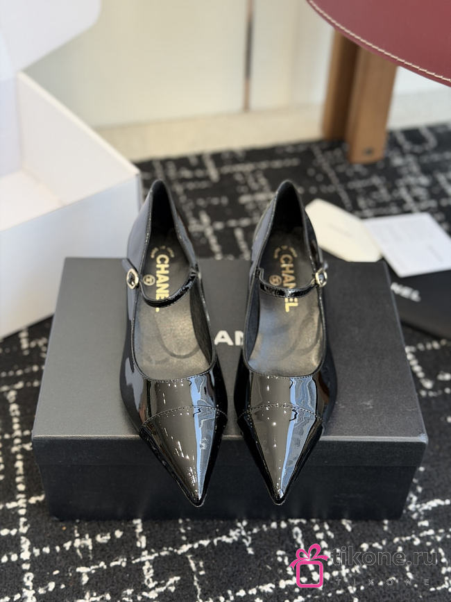 Chanel Mary Janes Patent Calfskin Black 35mm - 1