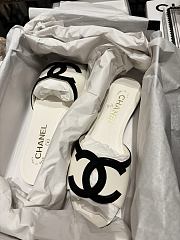 Chanel Mules Lambskin White & Black 45mm - 3