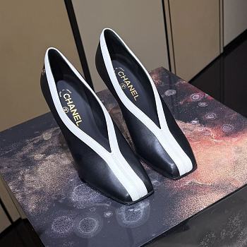 Chanel Pumps Lambskin Black & Ivory 95mm