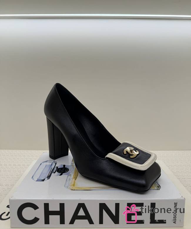 Chanel Pumps Lambskin Black & Ivory 90mm - 1