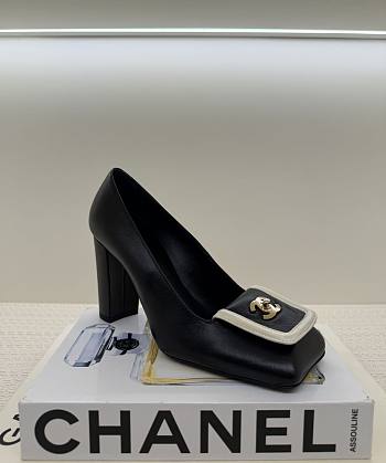 Chanel Pumps Lambskin Black & Ivory 90mm