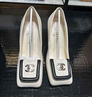Chanel Pumps Lambskin Ivory & Black 90mm