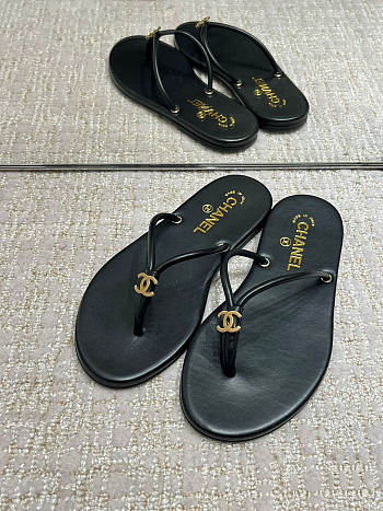 Chanel Thongs Lamskin Black