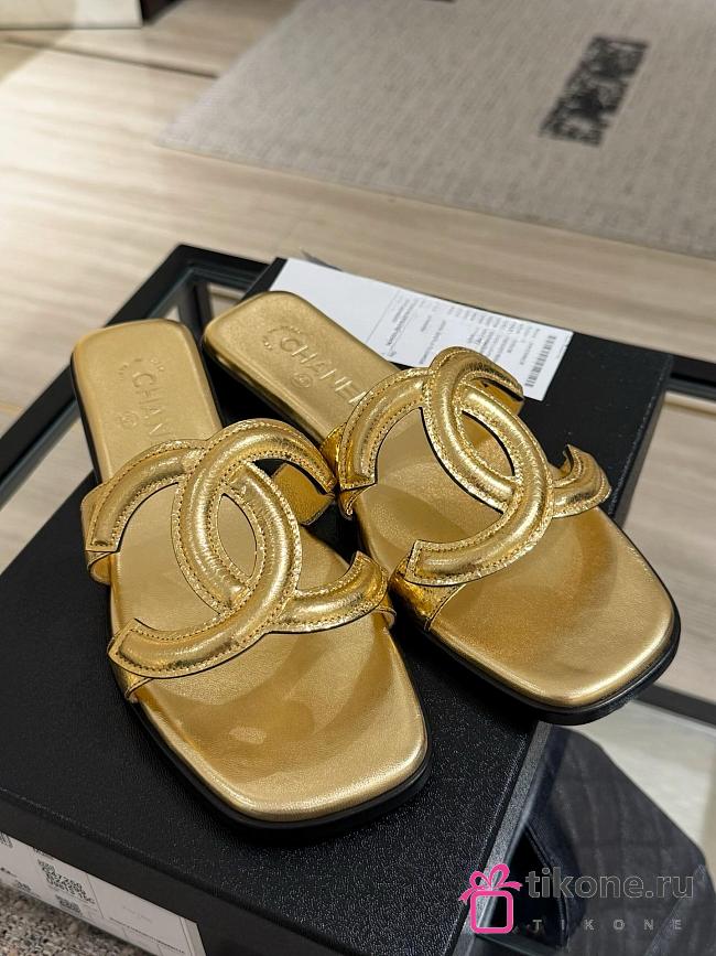 Chanel Mules Crackled Laminated Calfskin Gold - 1