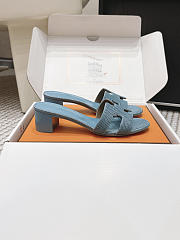 Hermes Oasis Sandal Shiny Lizard Blue 5cm  - 2
