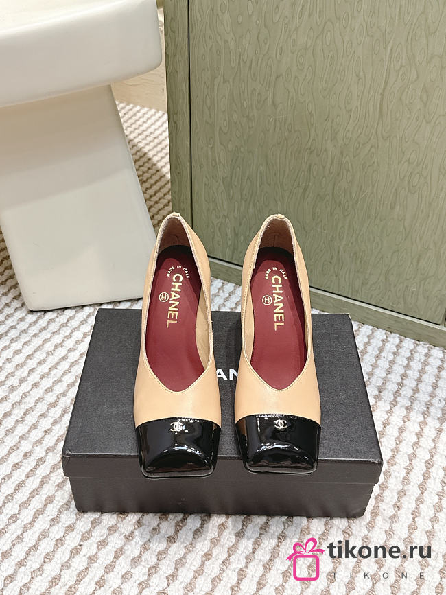 Chanel Pumps Lambskin & Patent Calfskin Beige & Black 90mm - 1