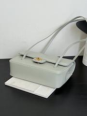 Chanel Small Flap Bag Grained Shiny Calfskin & Gold-Tone Metal Light Green - 15x22x7cm - 3