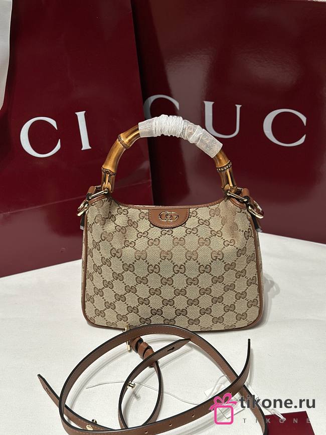 Gucci Diana Small Shoulder Bag Beige And Dark Brown GG Canvas - 24x15x5cm - 1