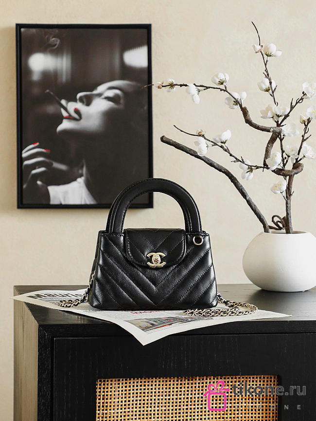 Chanel Mini Shopping Bag Shiny Lambskin & Gold-Tone Metal Black - 19x13x7cm - 1