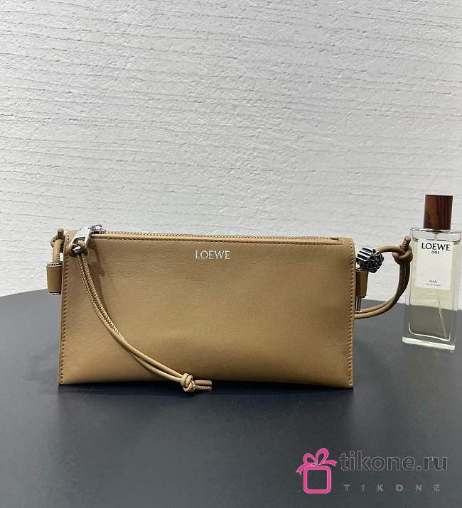 Loewe Joya Pouch In Nappa Calfskin Brown - 22x11x6cm - 1