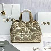 Medium Dior Toujours Bag Metallic Gold-Tone Macrocannage Calfskin - 28.5x21.5x17cm - 4