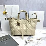 Medium Dior Toujours Bag Light Beige Macrocannage Calfskin - 28.5x21.5x17cm - 3