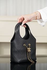 Chanel Small Tote Calfskin & Gold-Tone Metal Black - 27.5x21x10cm - 3