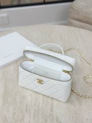 Chanel Vanity with Chain Grained Shiny Calfskin & Gold-Tone Metal White 25747 - 19.5x17x5cm - 5