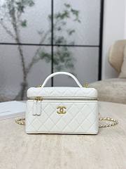 Chanel Vanity with Chain Grained Shiny Calfskin & Gold-Tone Metal White 25747 - 19.5x17x5cm - 3