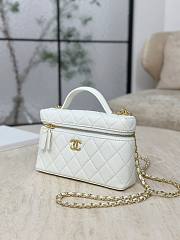 Chanel Vanity with Chain Grained Shiny Calfskin & Gold-Tone Metal White 25748 - 19.5x17x5cm - 5