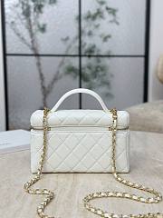 Chanel Vanity with Chain Grained Shiny Calfskin & Gold-Tone Metal White 25748 - 19.5x17x5cm - 2