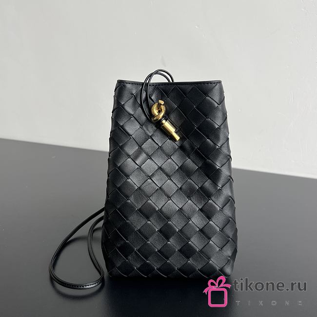 Bottega Veneta Andiamo Phone Pouch Black - 21.5x14x7cm - 1