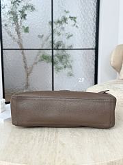 Chanel Maxi Flapbag Grained Calfskin & Silver Metal Light Brown - 38.5x26x11cm - 2