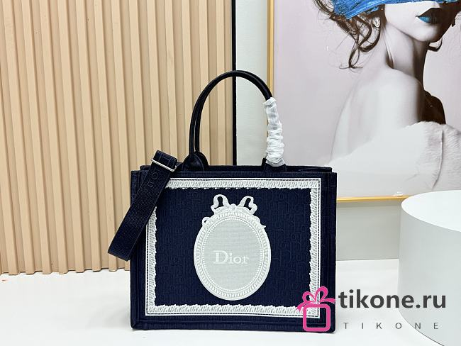 Medium Dior Book Tote with Strap Blue Dior Oblique Embroidery with White Lace and Dior Medaillon - 36x27.5x16.5cm - 1