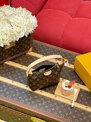 LV Pochette Hills Monogram Canvas M27509 - 18.5x6.5x11cm - 5