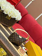 LV Pochette Hills Monogram Canvas M27509 - 18.5x6.5x11cm - 4