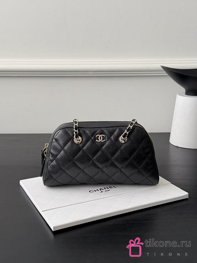 Chanel Clutch with Chain Grained Shiny Calfskin & Gold-Tone Metal Black - 19.5x11.7x5.5cm - 1