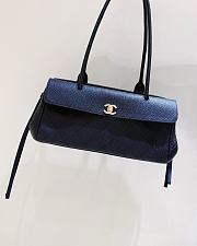 Chanel Small Tote Grained Calfskin & Gold-Tone Metal Black - 30.5x15x11.5cm - 4