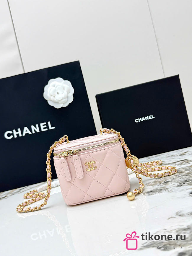 Chanel Small Vanity with Chain Shiny Lambskin & Gold-Tone Metal Light Pink AP1447 - 11x8.5x7cm - 1