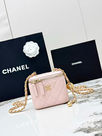 Chanel Small Vanity with Chain Shiny Lambskin & Gold-Tone Metal Light Pink AP1447 - 11x8.5x7cm