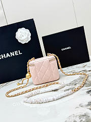 Chanel Small Vanity with Chain Shiny Lambskin & Gold-Tone Metal Light Pink AP1447 - 11x8.5x7cm - 3