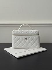 Chanel Vanity with Chain Grained Caviar & Gold-Tone Metal White - 19.5x17x5cm - 4