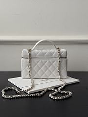 Chanel Vanity with Chain Grained Caviar & Gold-Tone Metal White - 19.5x17x5cm - 2