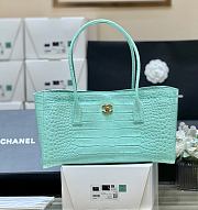 Chanel Small Tote Crocodile Embossed Calfskin & Gold-Tone Metal Green - 39x20x13cm - 1