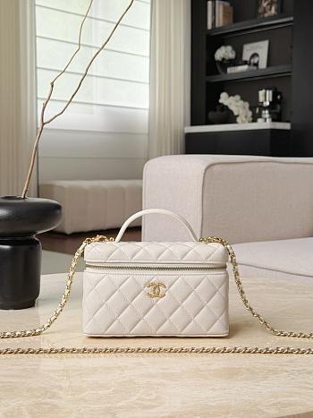 Chanel Vanity with Chain Grained Caviar & Gold-Tone Metal White 26117 - 19.5x17x5cm