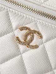 Chanel Vanity with Chain Grained Caviar & Gold-Tone Metal White 26117 - 19.5x17x5cm - 2