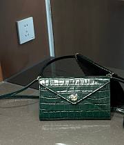 Chanel Clutch with Leather Strap Crocodile Embossed Calfskin & Gold-Tone Metal Green - 21.5x13x2cm - 1