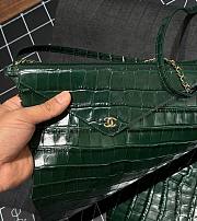 Chanel Clutch with Leather Strap Crocodile Embossed Calfskin & Gold-Tone Metal Green - 21.5x13x2cm - 4